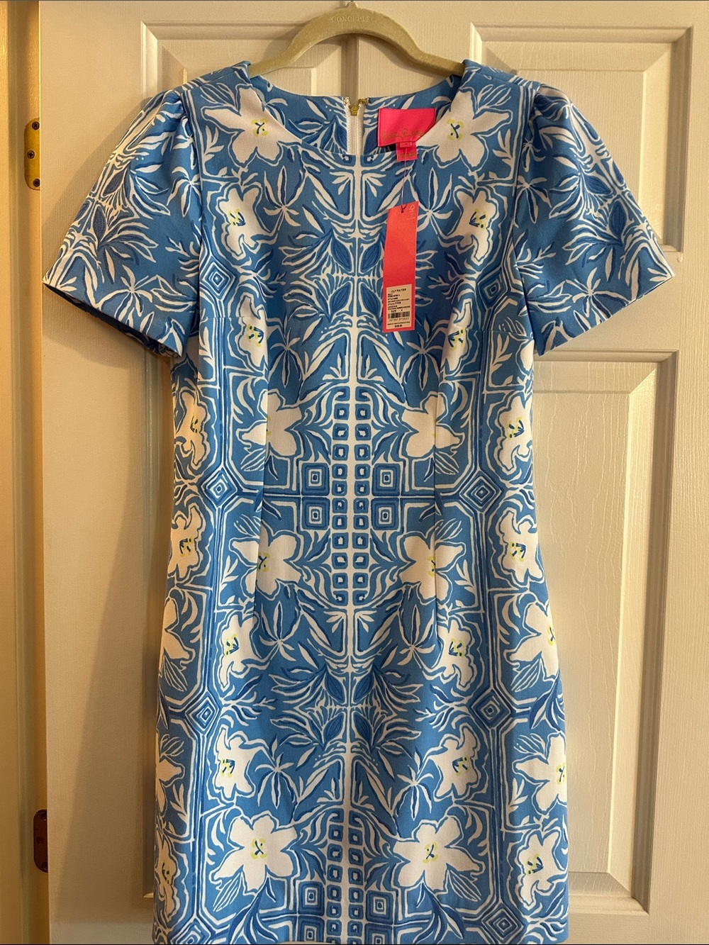 Lilly Pulitzer Blue and White Floral Shift Dress with Geometric Motif